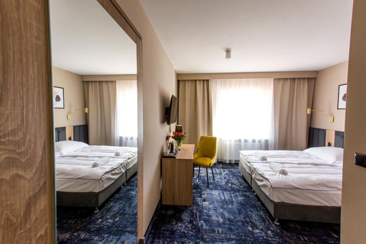 Hotel Zodiak Sucha  Екстер'єр фото
