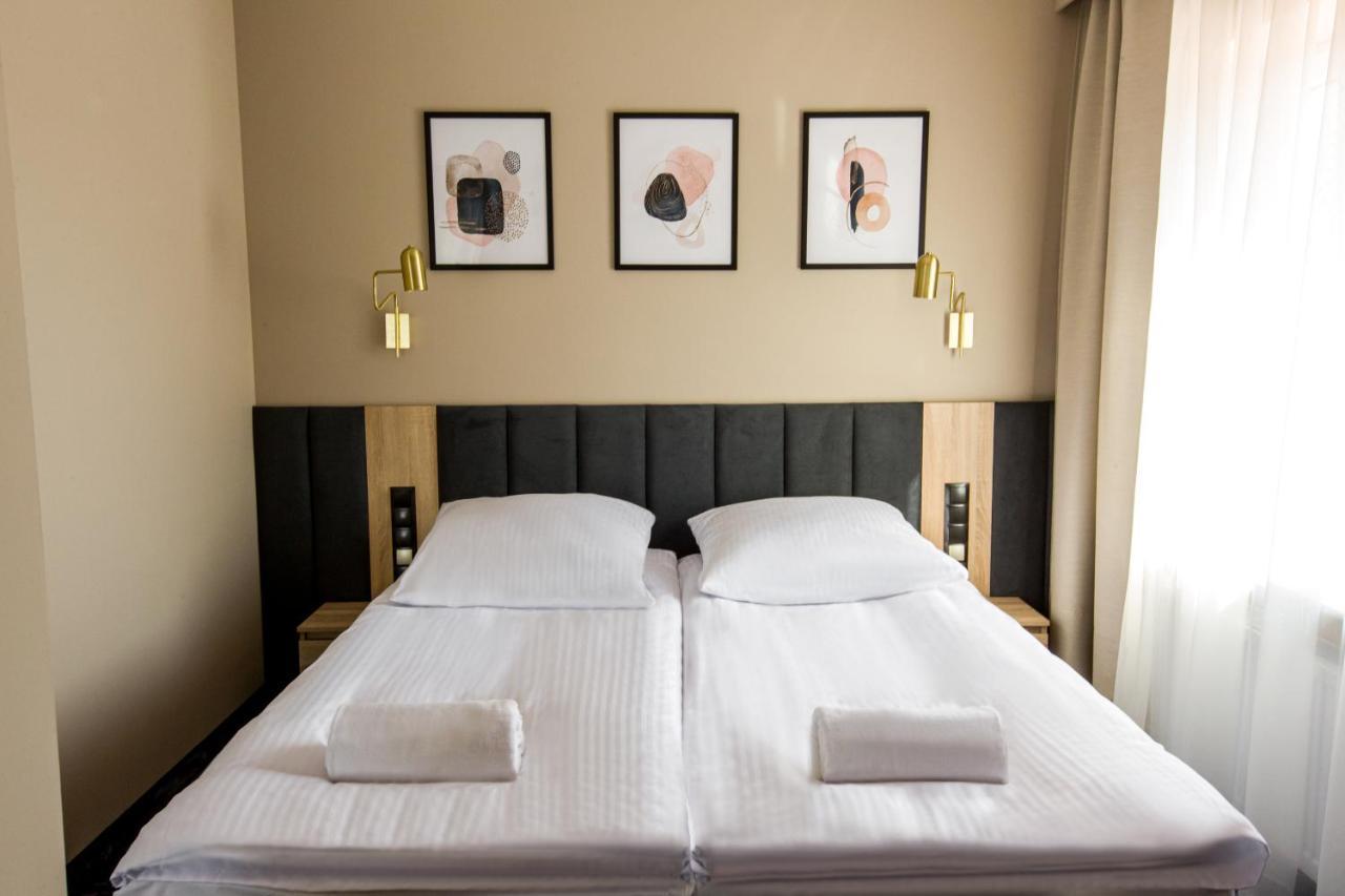 Hotel Zodiak Sucha  Екстер'єр фото