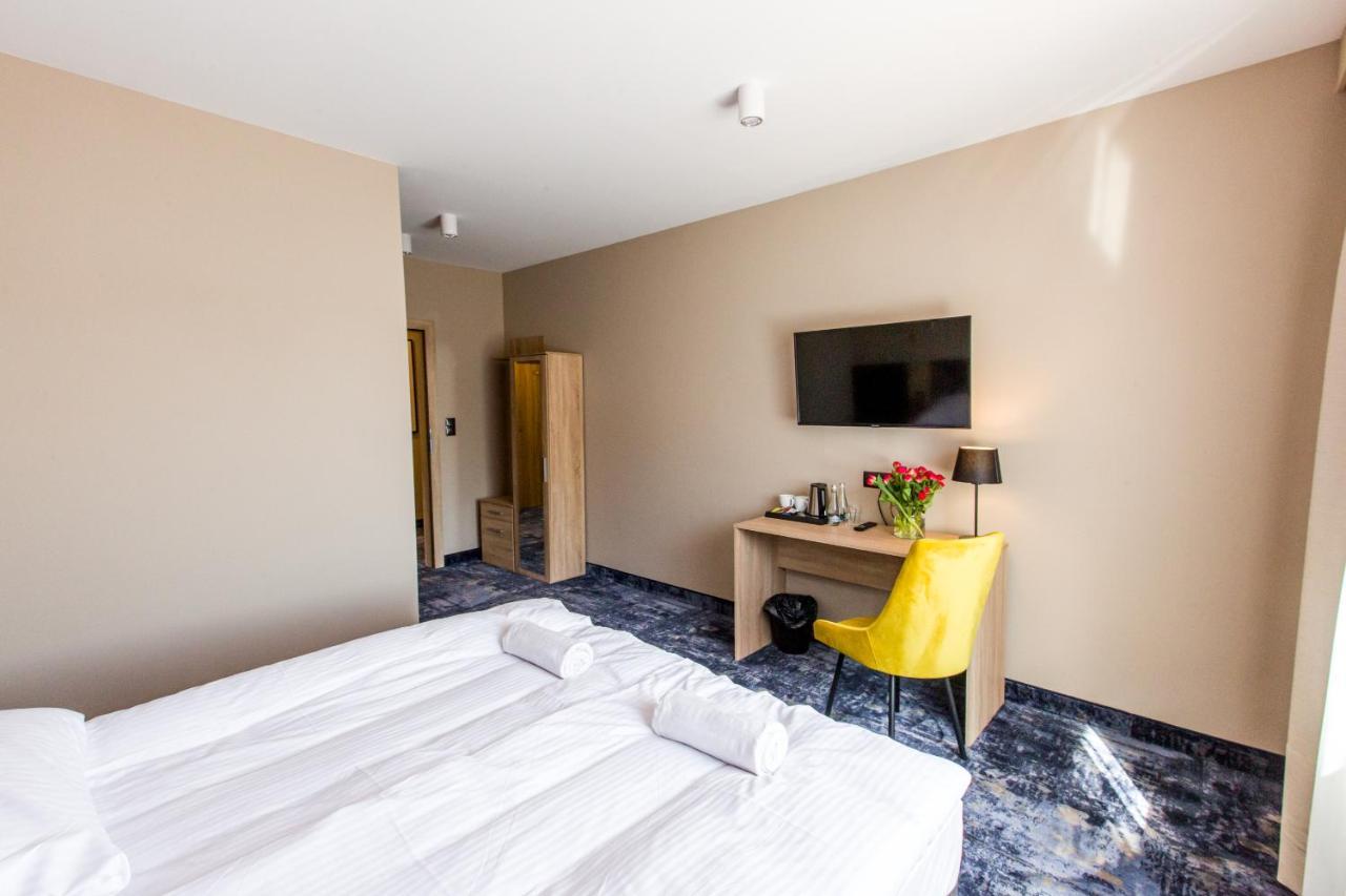 Hotel Zodiak Sucha  Екстер'єр фото