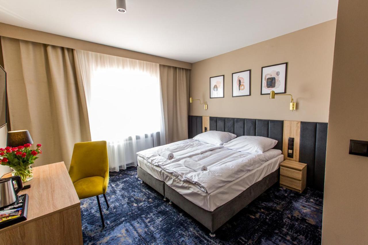 Hotel Zodiak Sucha  Екстер'єр фото