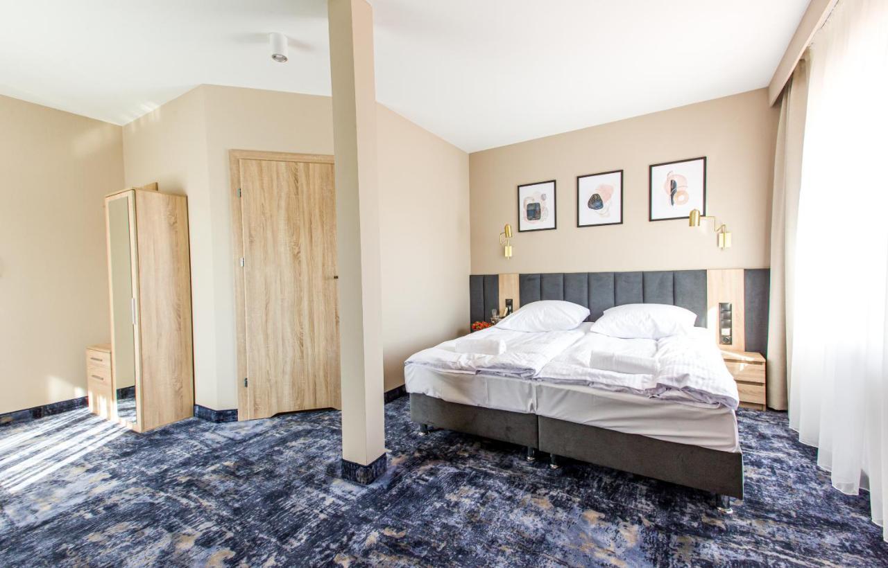 Hotel Zodiak Sucha  Екстер'єр фото