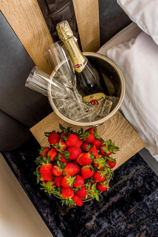 Hotel Zodiak Sucha  Екстер'єр фото