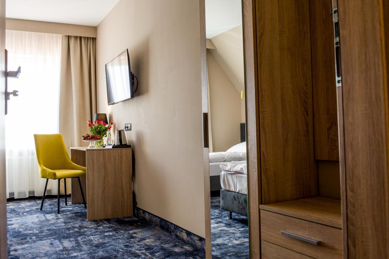 Hotel Zodiak Sucha  Екстер'єр фото