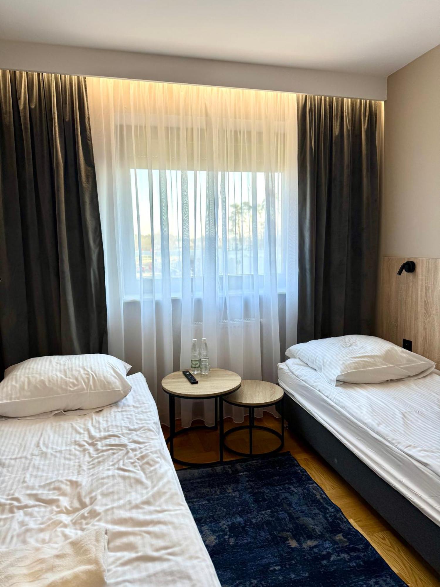 Hotel Zodiak Sucha  Екстер'єр фото